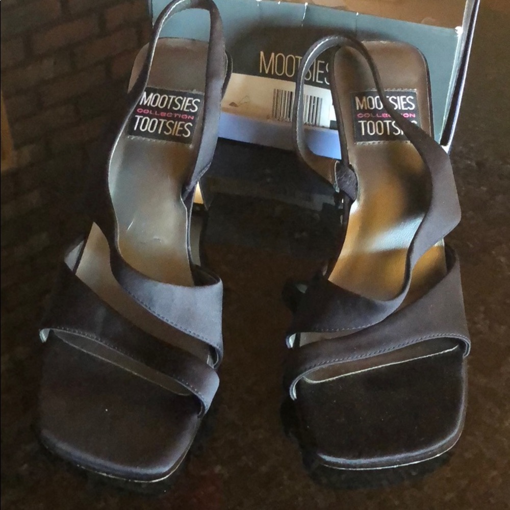 Mootsies satin slingback heels